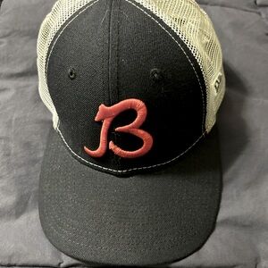 New Era Chicago Bears classic “B” adjustable trucker cap. Excellent condition.